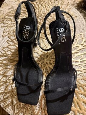 BCBG MaxAzria Black Genuine Leather/Satin and Patent Leather Heels New